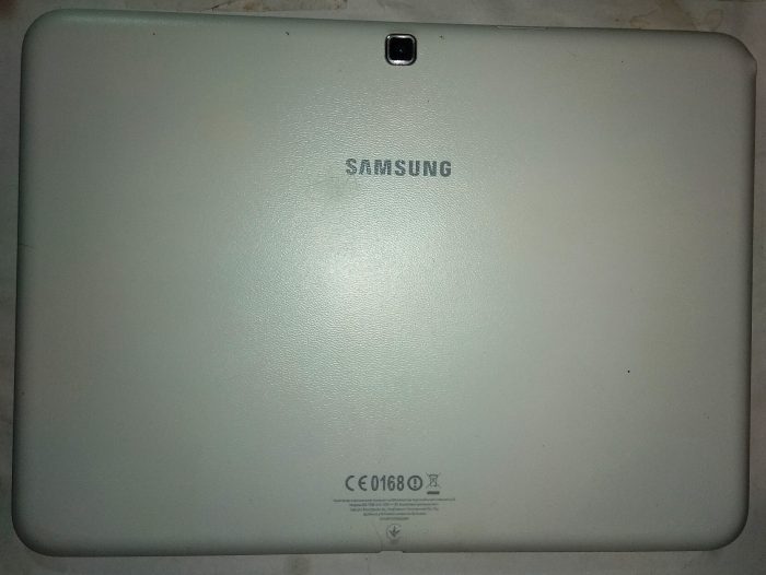 SAMSUNG SM-T530 Galaxy Tab 4 10.1 (тыльная сторона)