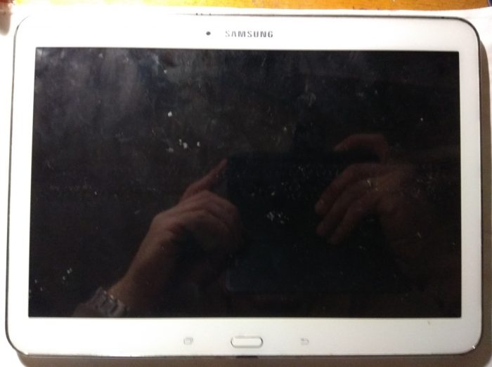 SAMSUNG SM-T530 Galaxy Tab 4 10.1 (лицевая сторона)