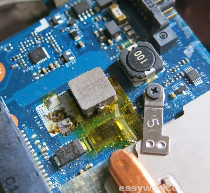 Подложенный термоскотч под резистор питания видеоядра